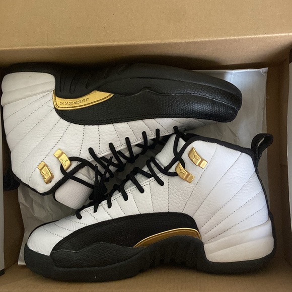 Jordan Retro 12 Size 5Y - Picture 5 of 6